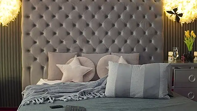 Snapshot of AmelyNoir chatting on January 2025 08:00:01 AM AmelyNoir online show from January 2025 08:00:01 AM