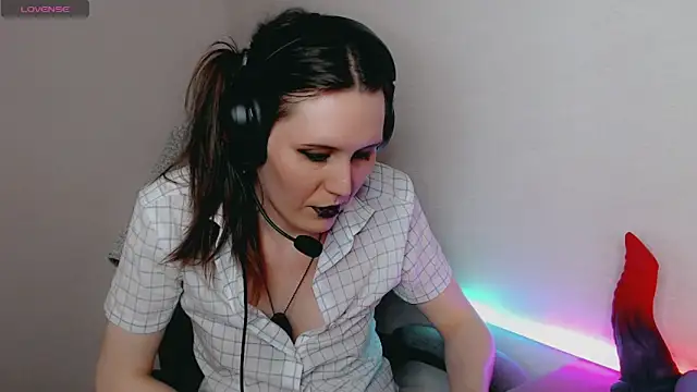 Snapshot of tracy_cooper chatting on December 2024 02:35:01 AM tracy cooper online show from December 2024 02:35:01 AM