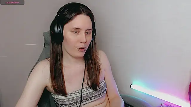 Snapshot of tracy_cooper chatting on December 2024 01:50:01 AM tracy cooper online show from December 2024 01:50:01 AM