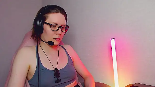 Snapshot of tracy_cooper chatting on February 2025 08:41:01 PM tracy cooper online show from February 2025 08:41:01 PM