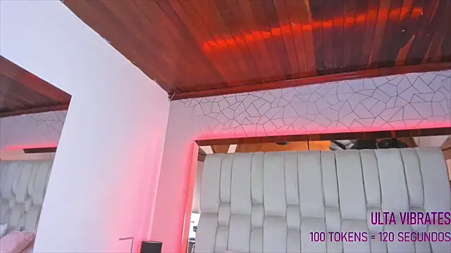 Snapshot of AngelineHeet chatting on December 2024 03:41:01 AM AngelineHeet online show from December 2024 03:41:01 AM