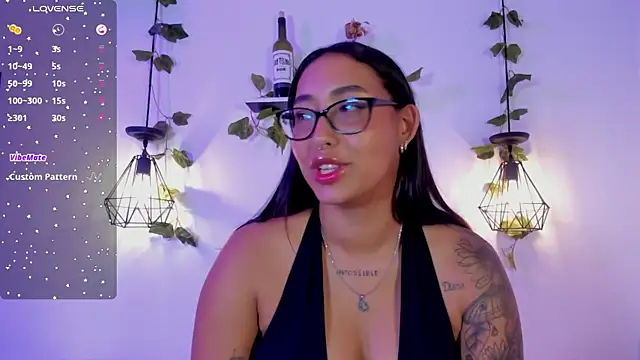 Snapshot of melanieecox chatting on May 2026 01:47:02 AM melanieecox online show from May 2026 01:47:02 AM