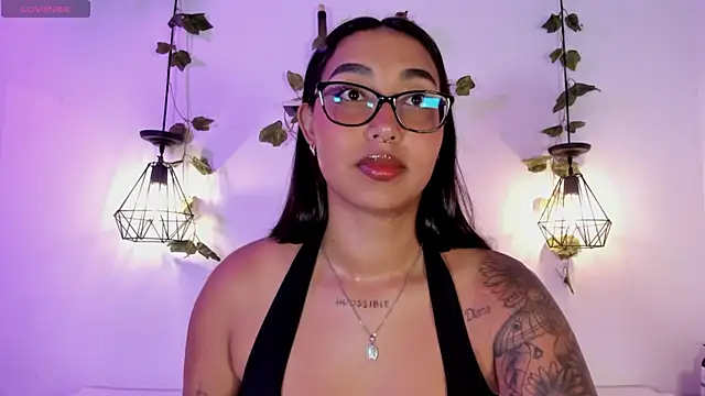 Snapshot of melanieecox chatting on June 2026 01:03:01 AM melanieecox online show from June 2026 01:03:01 AM