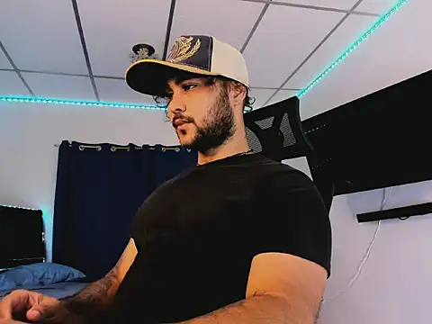 Snapshot of Sebas-hott chatting on December 2025 10:04:02 PM Sebas-hott online show from December 2025 10:04:02 PM