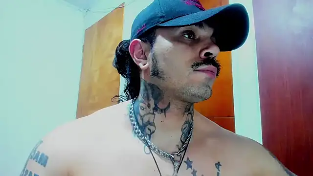 Snapshot of Van_Velckan chatting on June 2026 03:33:01 AM Van Velckan online show from June 2026 03:33:01 AM