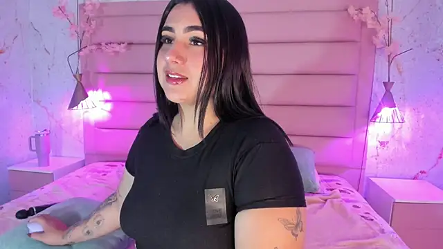 Snapshot of sabrinamilani chatting on November 2025 03:08:02 AM sabrinamilani online show from November 2025 03:08:02 AM