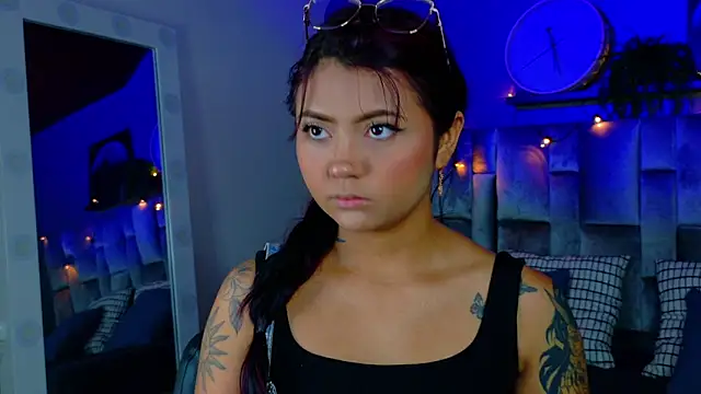 alaia-rogers online show from November 2025 11:42:01 AM