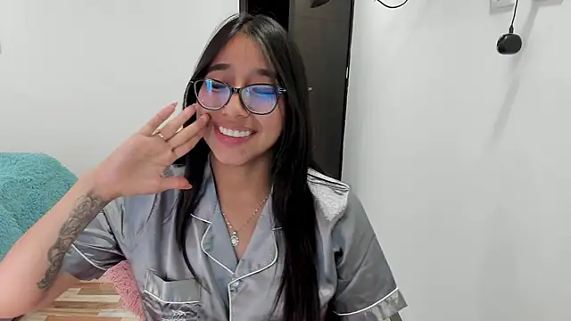 Snapshot of isa_bellaa0 chatting on February 2025 01:51:01 AM isa bellaa0 online show from February 2025 01:51:01 AM