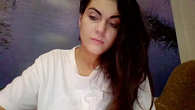Snapshot of AliceTailor chatting on June 2026 05:51:01 PM AliceTailor online show from June 2026 05:51:01 PM