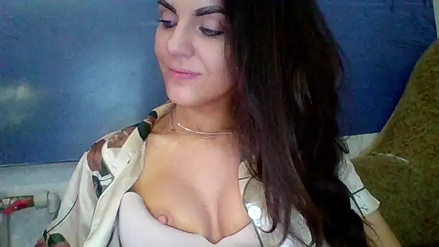 Snapshot of AliceTailor chatting on June 2026 08:30:02 PM AliceTailor online show from June 2026 08:30:02 PM