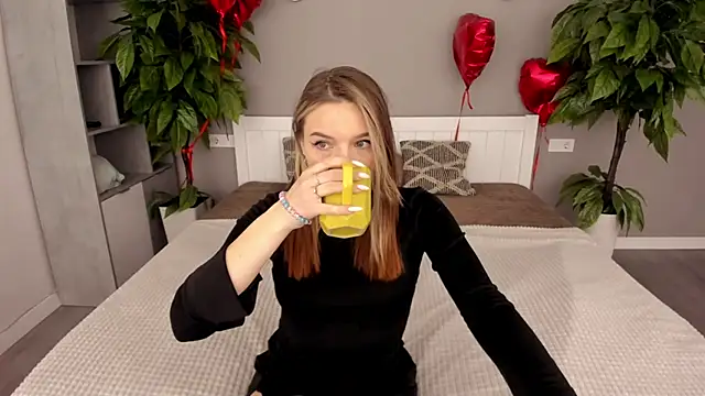 IceDanielles online show from March 2025 05:31:02 PM