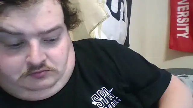 Snapshot of YelpedAverting chatting on December 2025 09:21:02 PM YelpedAverting online show from December 2025 09:21:02 PM