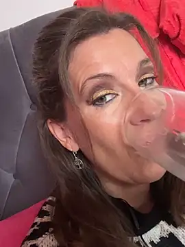 Lwhite1 online show from October 2025 03:45:01 PM