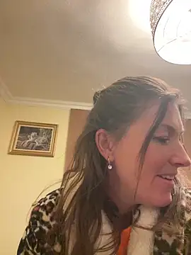 Lwhite1 online show from February 2026 07:10:02 PM