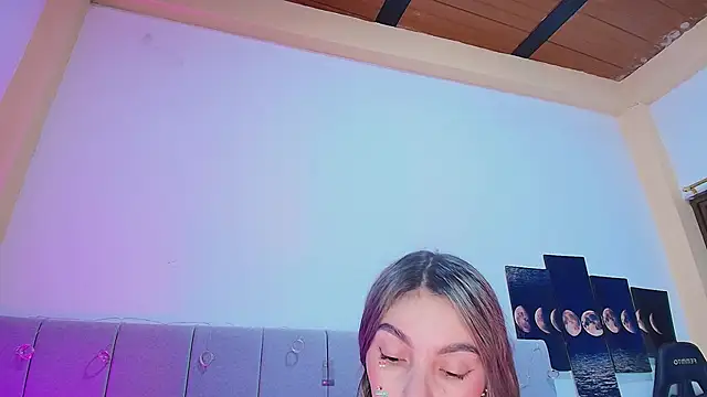 AbrilZannetii online show from March 2026 12:05:02 AM