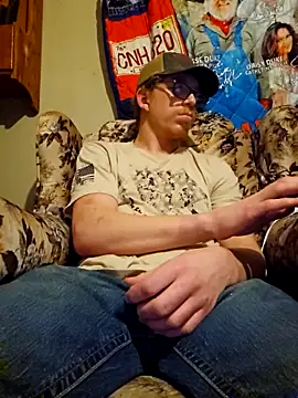 Snapshot of REDHAMMER_ chatting on March 2025 12:16:01 AM REDHAMMER  online show from March 2025 12:16:01 AM