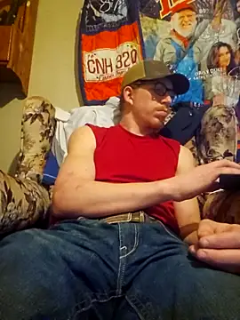 Snapshot of REDHAMMER_ chatting on March 2025 12:33:02 AM REDHAMMER  online show from March 2025 12:33:02 AM