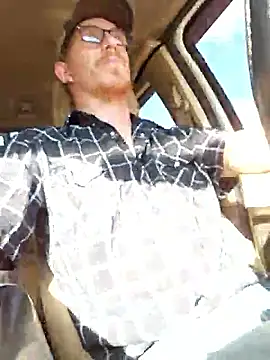 Snapshot of REDHAMMER_ chatting on October 2025 08:10:01 PM REDHAMMER  online show from October 2025 08:10:01 PM