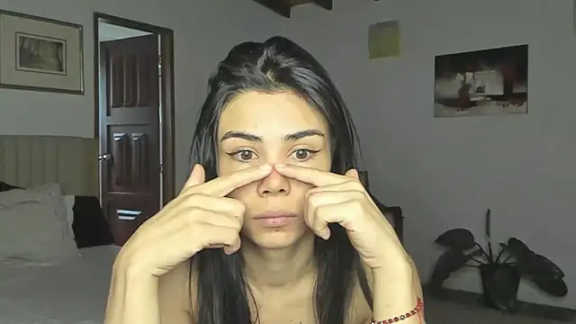 AnaHenao online show from February 2026 12:37:02 PM