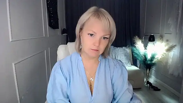 Snapshot of Juarnea chatting on September 2025 12:49:01 PM Juarnea online show from September 2025 12:49:01 PM