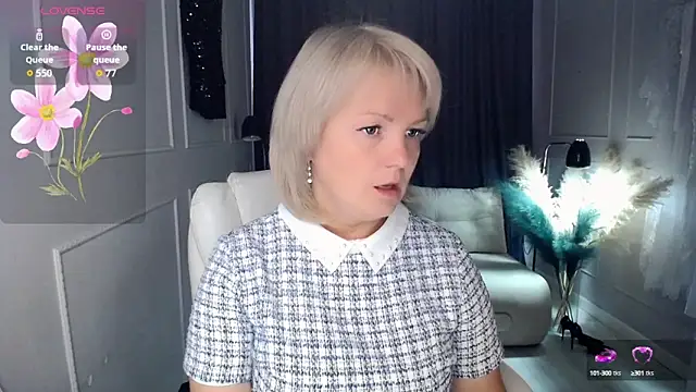 Snapshot of Juarnea chatting on September 2025 09:09:01 AM Juarnea online show from September 2025 09:09:01 AM