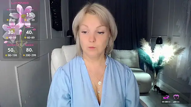 Snapshot of Juarnea chatting on September 2025 09:14:02 PM Juarnea online show from September 2025 09:14:02 PM