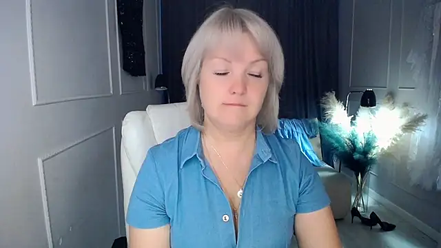 Snapshot of Juarnea chatting on September 2025 10:17:01 AM Juarnea online show from September 2025 10:17:01 AM