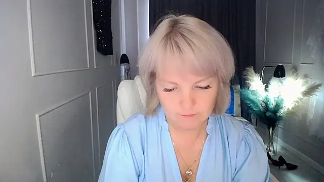 Snapshot of Juarnea chatting on September 2025 09:01:02 AM Juarnea online show from September 2025 09:01:02 AM