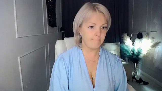 Snapshot of Juarnea chatting on September 2025 01:36:01 PM Juarnea online show from September 2025 01:36:01 PM