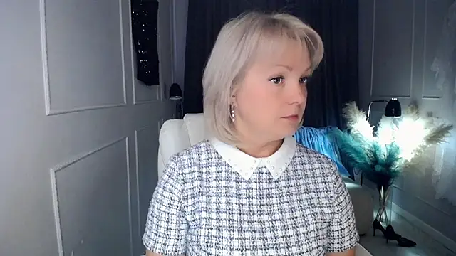 Snapshot of Juarnea chatting on September 2025 09:46:02 AM Juarnea online show from September 2025 09:46:02 AM