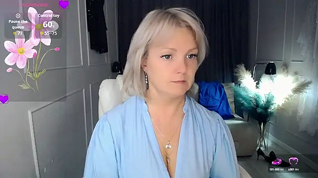 Snapshot of Juarnea chatting on October 2025 08:28:02 PM Juarnea online show from October 2025 08:28:02 PM