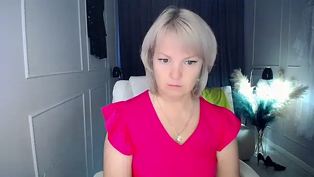 Snapshot of Juarnea chatting on October 2025 08:34:02 AM Juarnea online show from October 2025 08:34:02 AM