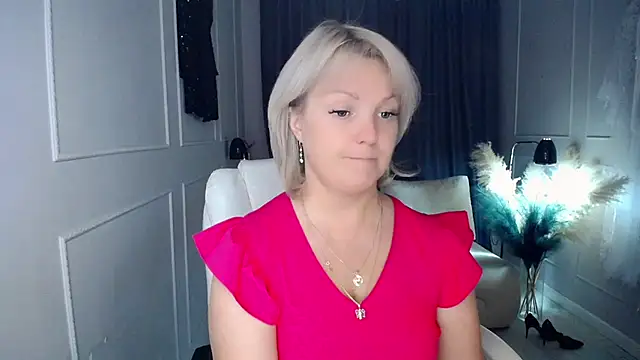 Snapshot of Juarnea chatting on October 2025 08:39:02 PM Juarnea online show from October 2025 08:39:02 PM