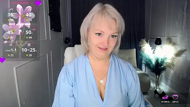 Snapshot of Juarnea chatting on October 2025 08:35:01 AM Juarnea online show from October 2025 08:35:01 AM