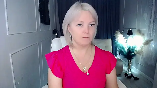 Snapshot of Juarnea chatting on October 2025 06:56:01 PM Juarnea online show from October 2025 06:56:01 PM