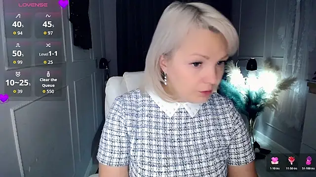 Snapshot of Juarnea chatting on November 2025 10:38:01 AM Juarnea online show from November 2025 10:38:01 AM