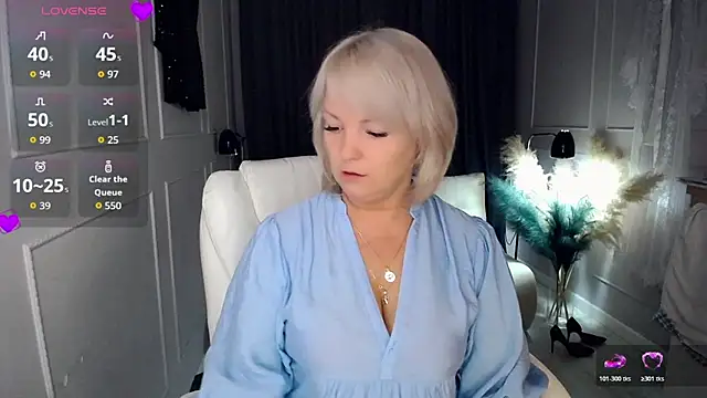 Snapshot of Juarnea chatting on November 2025 04:12:01 AM Juarnea online show from November 2025 04:12:01 AM