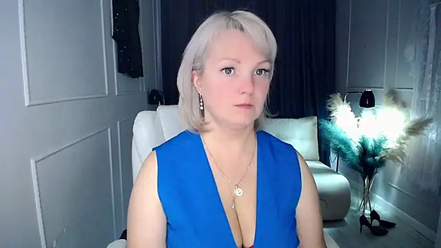 Snapshot of Juarnea chatting on November 2025 08:59:02 AM Juarnea online show from November 2025 08:59:02 AM