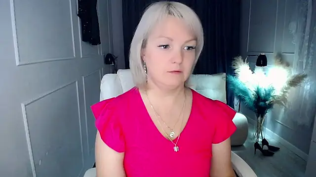 Snapshot of Juarnea chatting on November 2025 06:34:02 AM Juarnea online show from November 2025 06:34:02 AM