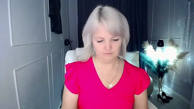 Snapshot of Juarnea chatting on November 2025 07:08:01 AM Juarnea online show from November 2025 07:08:01 AM