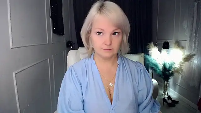 Snapshot of Juarnea chatting on November 2025 05:18:02 AM Juarnea online show from November 2025 05:18:02 AM