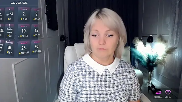 Snapshot of Juarnea chatting on November 2025 10:00:02 PM Juarnea online show from November 2025 10:00:02 PM