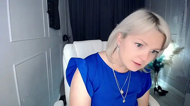 Snapshot of Juarnea chatting on November 2025 10:12:01 PM Juarnea online show from November 2025 10:12:01 PM