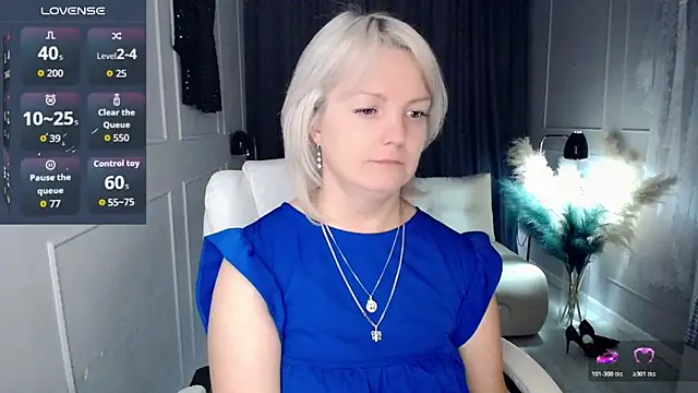 Snapshot of Juarnea chatting on November 2025 10:18:01 AM Juarnea online show from November 2025 10:18:01 AM