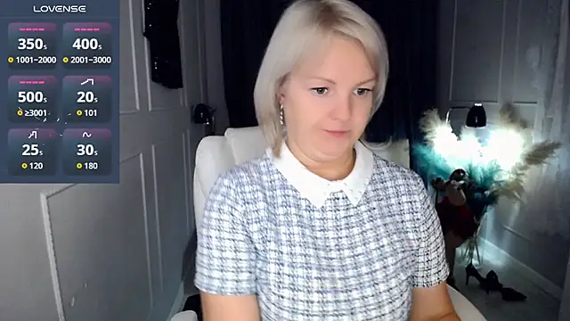 Snapshot of Juarnea chatting on December 2025 10:09:01 AM Juarnea online show from December 2025 10:09:01 AM