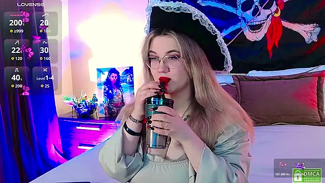 Nancy Mooree online show from October 2025 01:12:01 PM