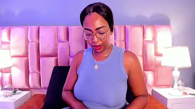 Snapshot of dirtyvictoria chatting on September 2025 03:47:02 PM dirtyvictoria online show from September 2025 03:47:02 PM