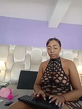 Snapshot of dirtyvictoria chatting on October 2025 12:18:02 PM dirtyvictoria online show from October 2025 12:18:02 PM