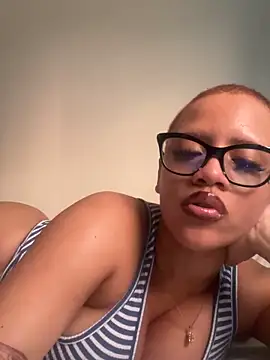 Snapshot of Charlotee_ chatting on January 2025 12:42:02 PM Charlotee online show from January 2025 12:42:02 PM