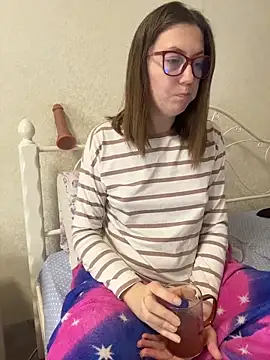 BeatriceTender online show from February 2026 06:59:01 PM